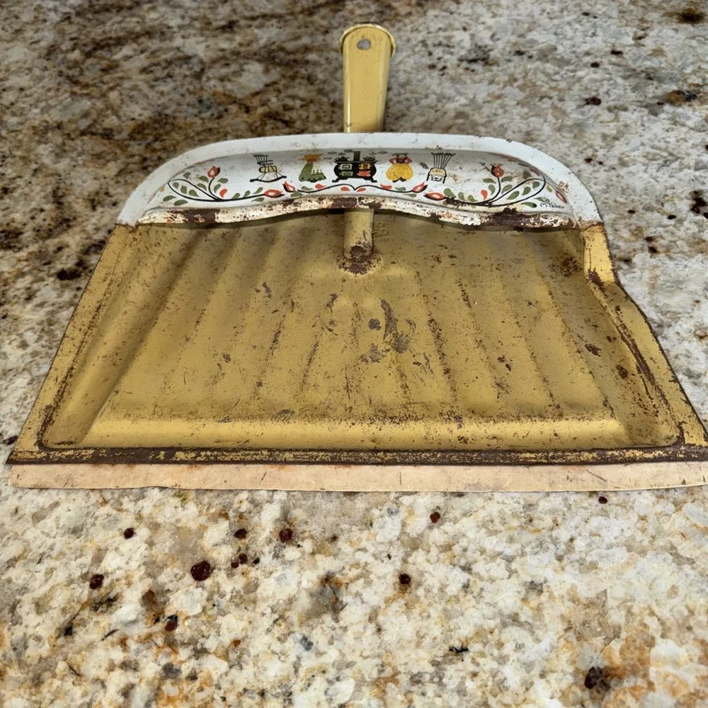 Vintage JV Reed Metal Dust Pan M. Taber Dutch Amish Folk Design Kitchen Art Prop